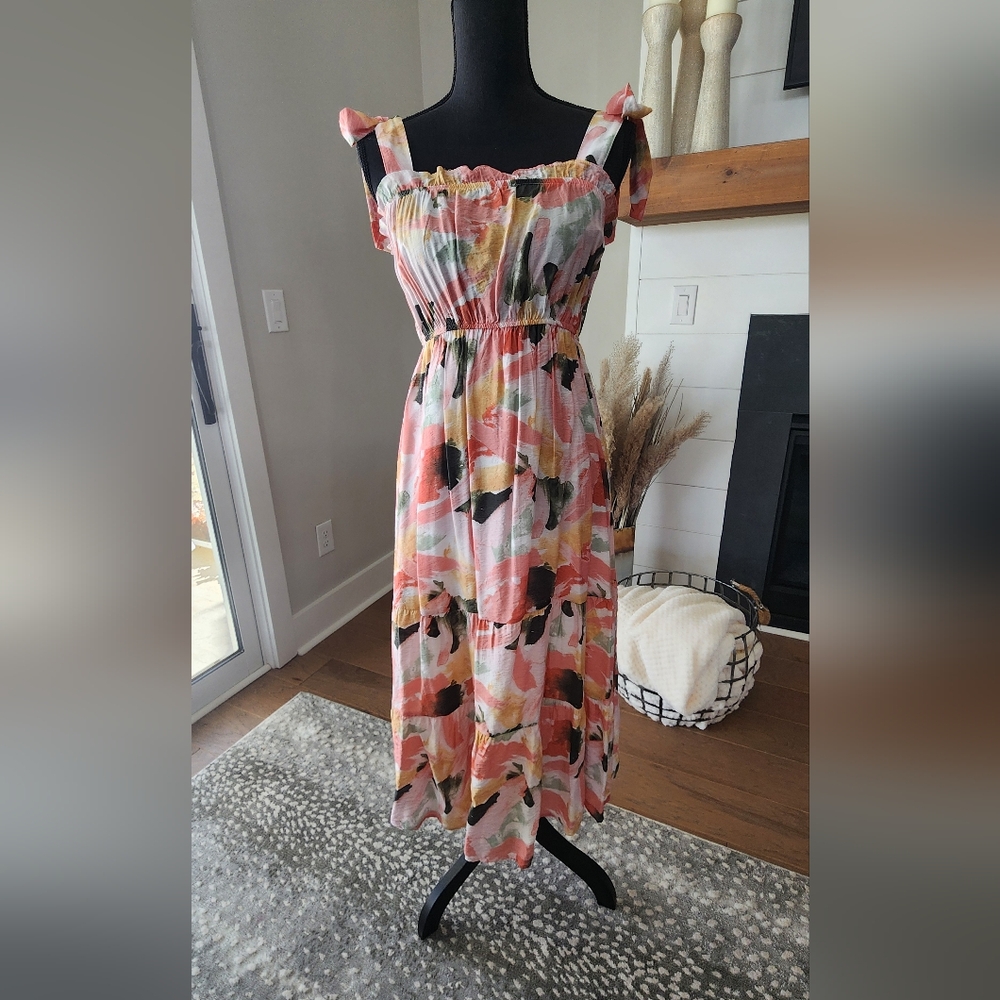 Never worn, size S peach/pink dress